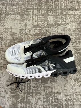 On Running Cloudflow Running Shoes in White and Black Men's 13